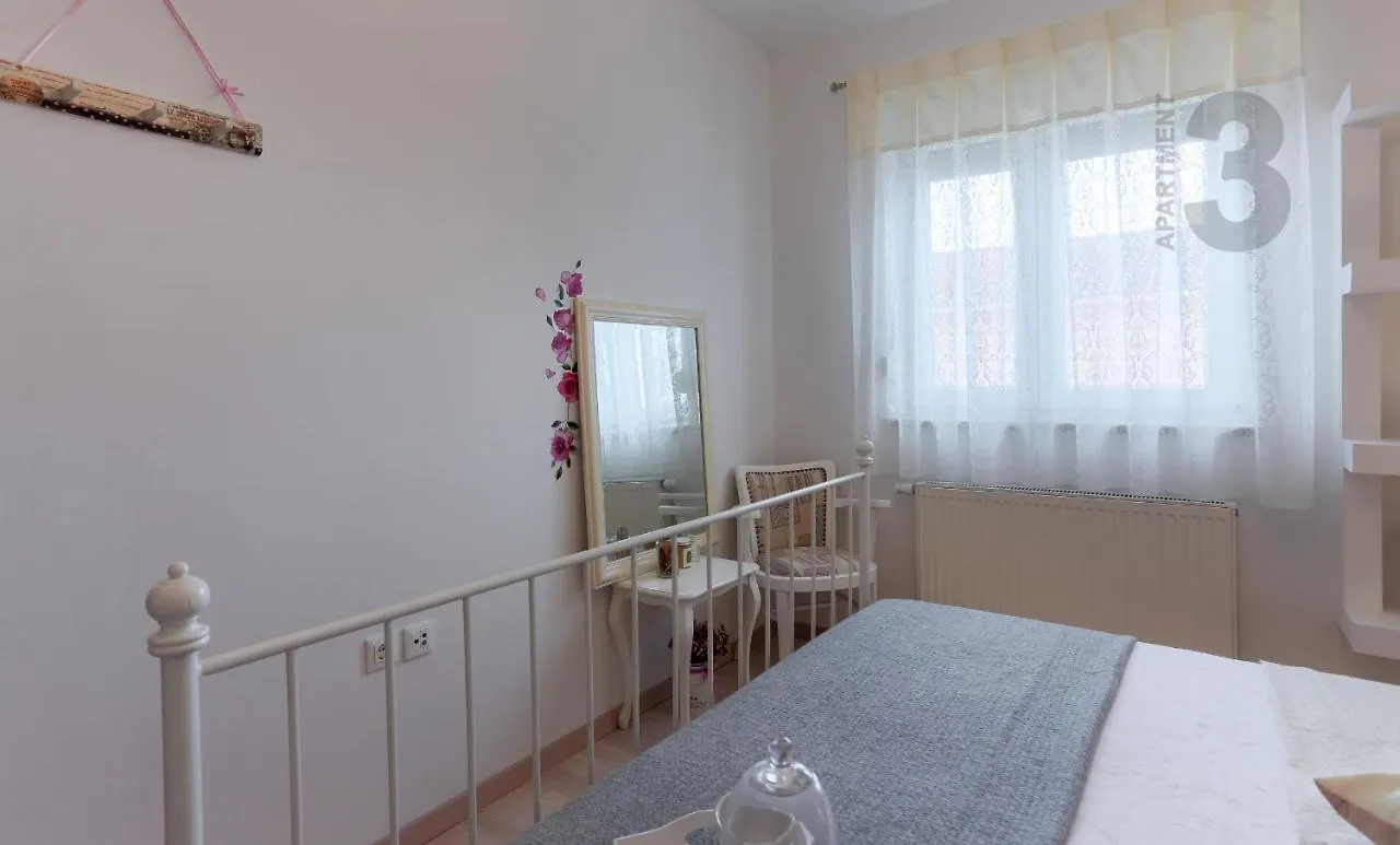 Apartments Kaya Pula